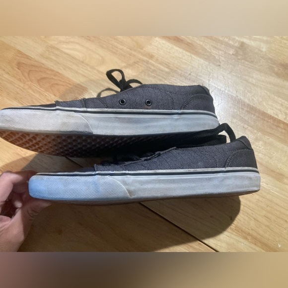 Vans black sneakers in size Men’s 8.5. Great Condition. See pictures for details - Picture 3 of 6